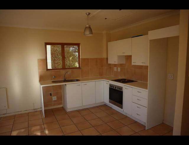 2 BEDROOM PROPERTY TO RENT IN VREDEHOEK